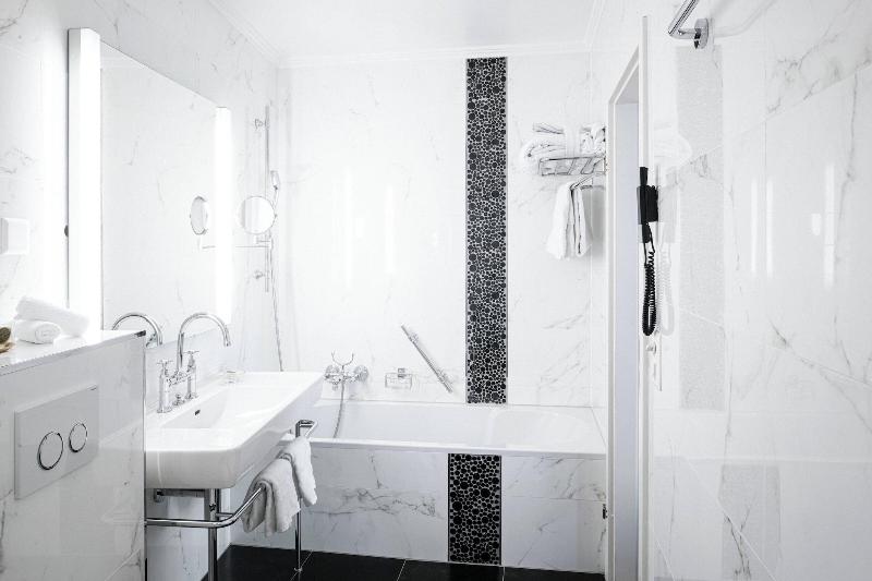 수피리어 룸 도시 전망, Grand Hotel Suisse Majestic, Autograph Collection