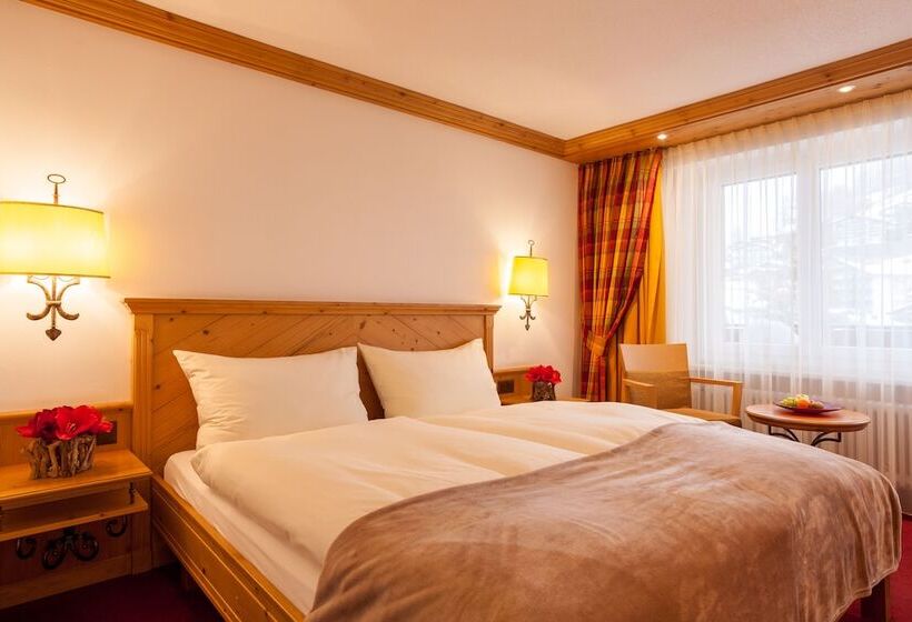 اتاق استاندارد با چشمانداز کوهستان, Holiday