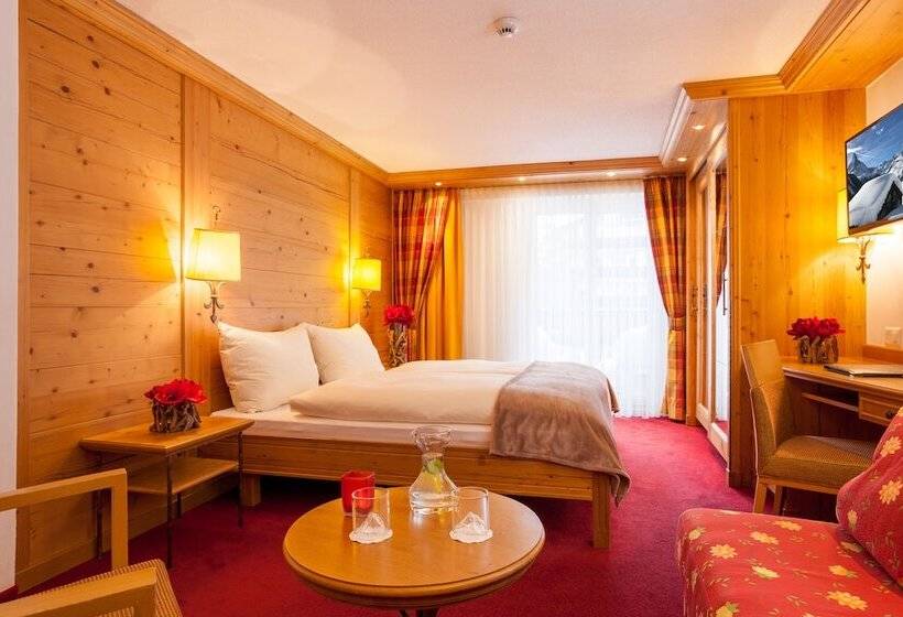 اتاق استاندارد سه نفره, Holiday