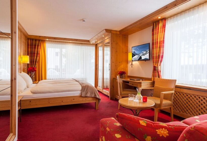 اتاق استاندارد سه نفره, Holiday