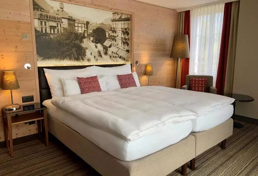 اتاق استاندارد با بالکن, Interlaken