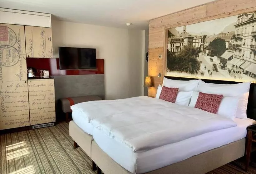 اتاق استاندارد با بالکن, Interlaken