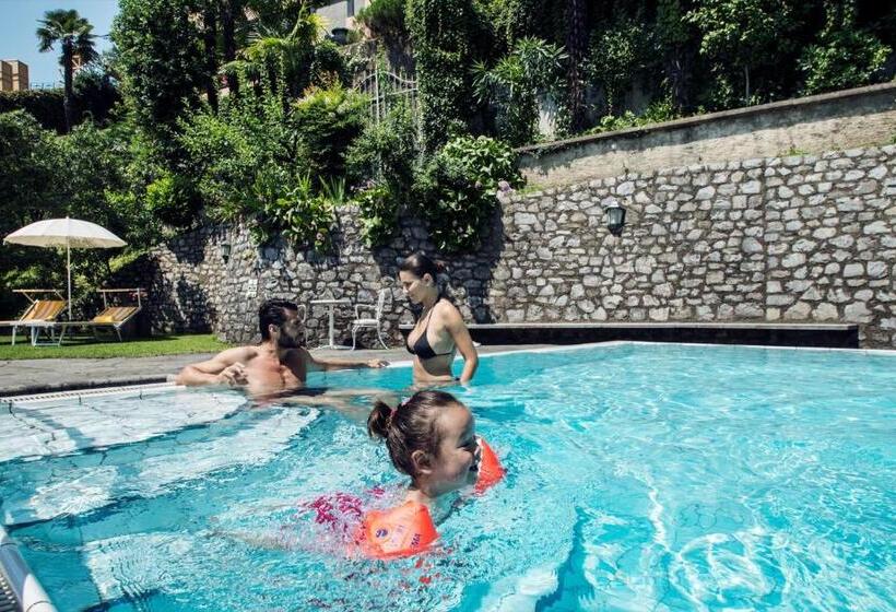 수피리어 트리플 룸, International Au Lac Historic Lakeside