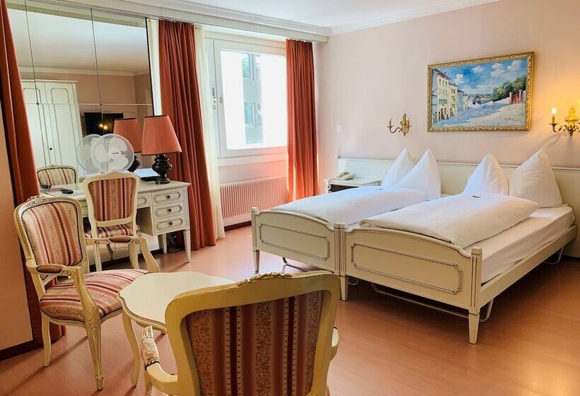 Suíte Júnior, Luzernerhof