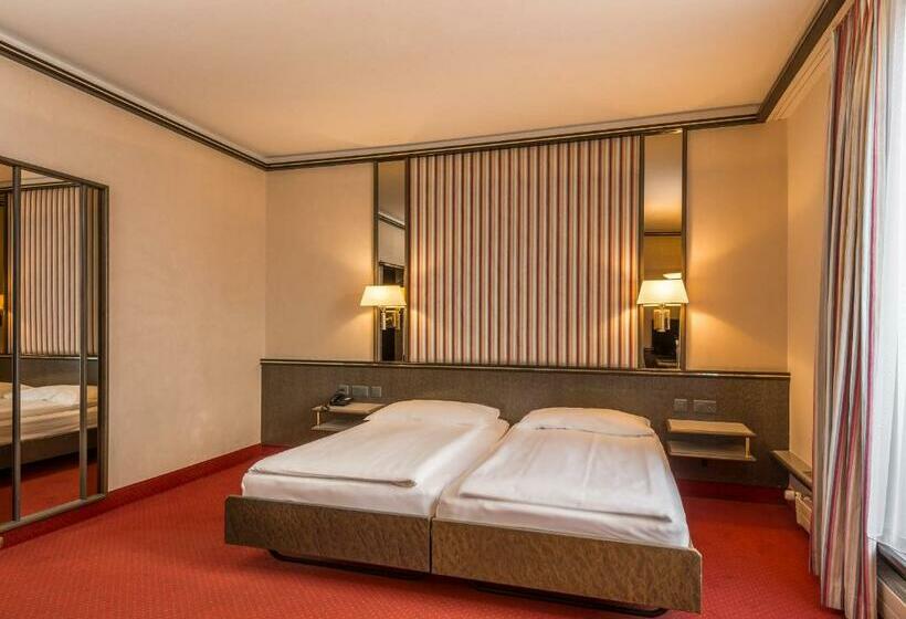 Quarto Estandar, Monopol Luzern