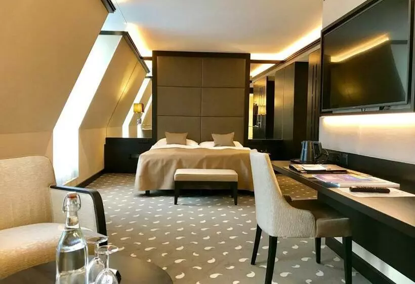 Junior Suite Deluxe, Monopol Luzern
