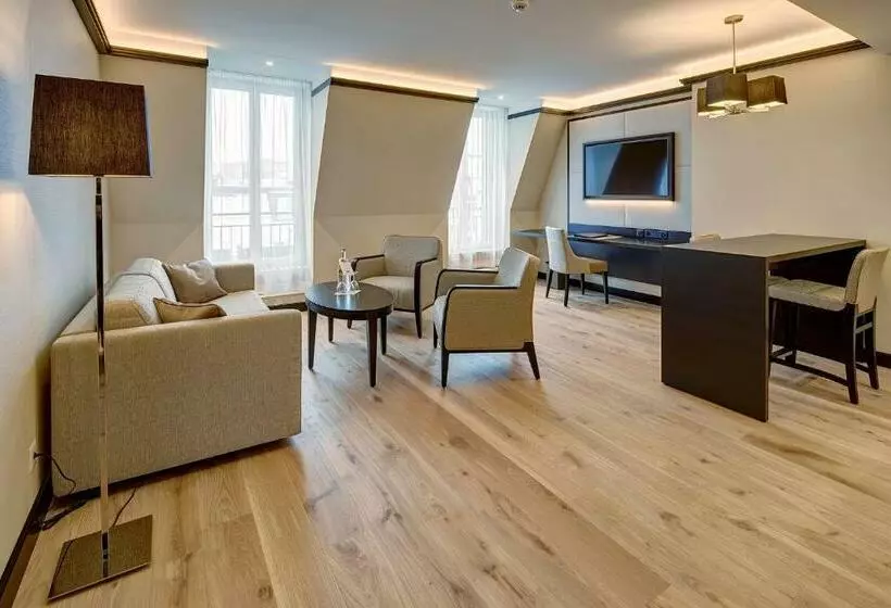 Suite Deluxe, Monopol Luzern