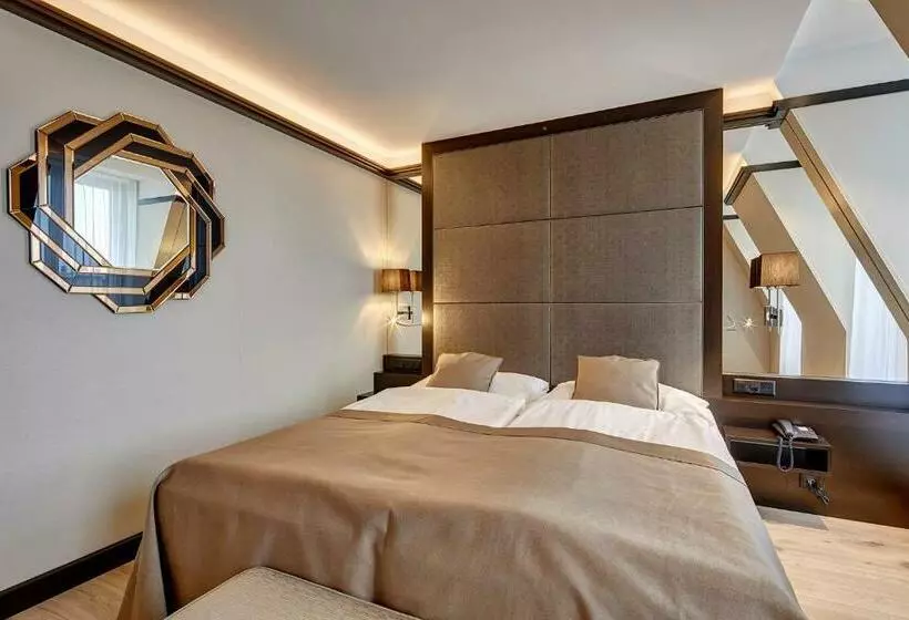 Suite Deluxe, Monopol Luzern