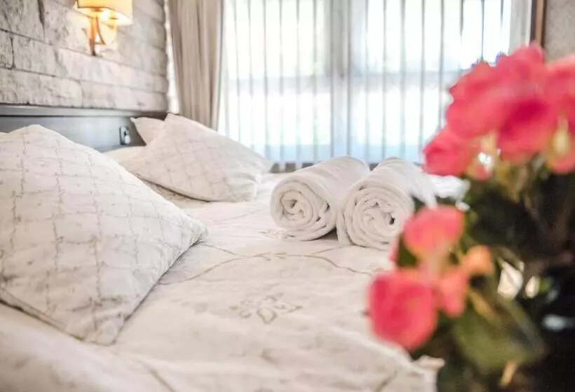 Standard Room, Restaurant La Porte D Octodure