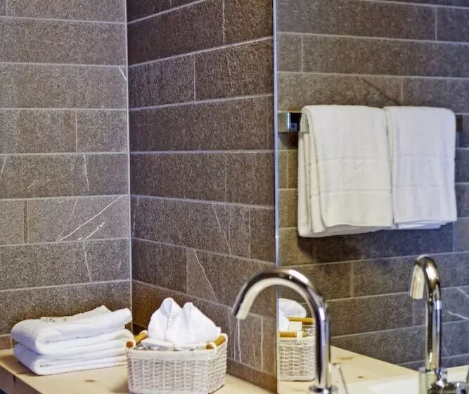 اتاق استاندارد, Romantik Hotel Muottas Muragl