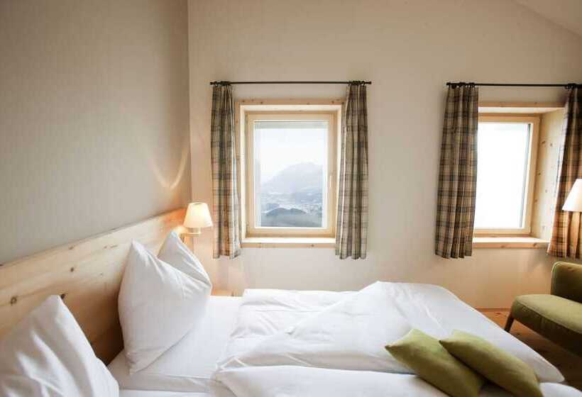 اتاق استاندارد, Romantik Hotel Muottas Muragl