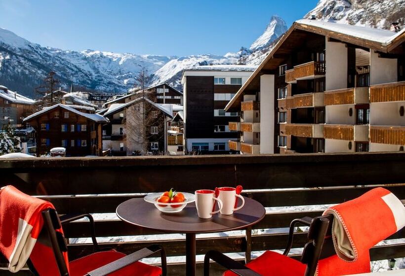 小型套房, Schweizerhof Zermatt   A Small Luxury