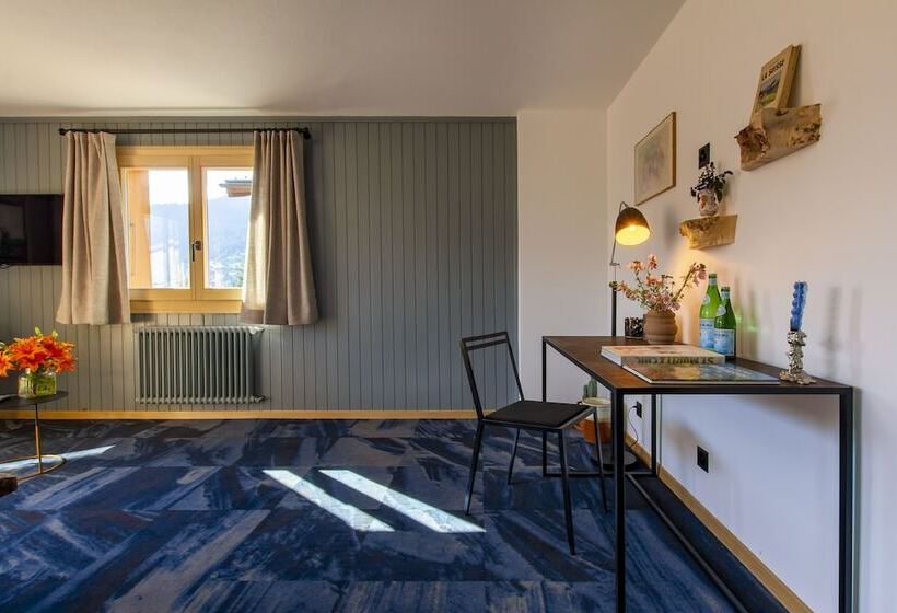 اتاق خانوادگی, Shed