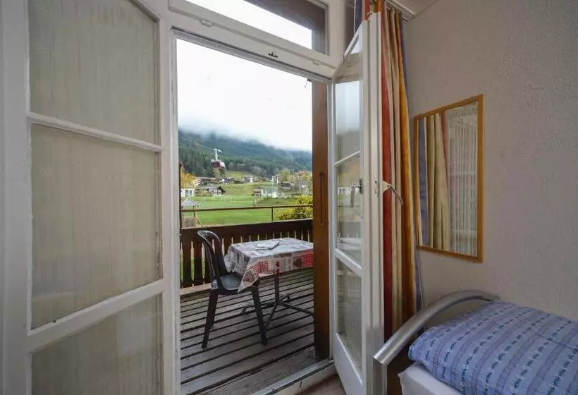 اتاق استاندارد یک نفره, Swiss Lodge Hotel Bernerhof Wengen