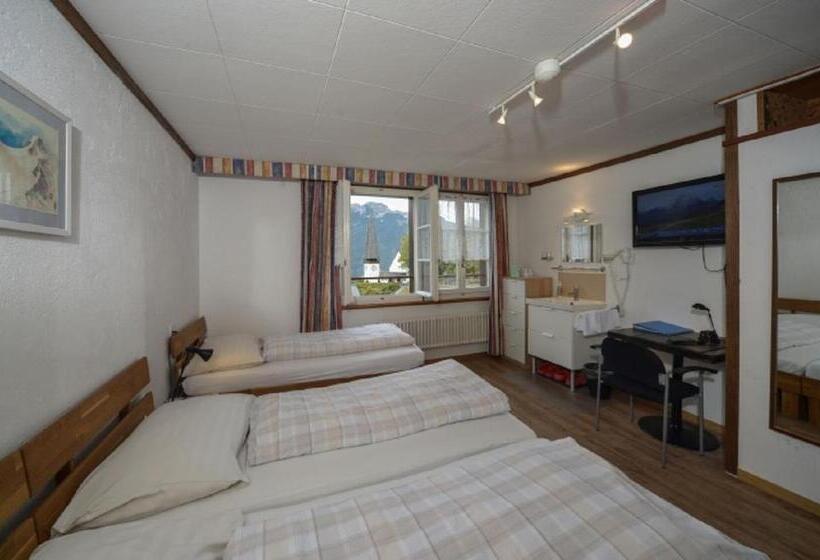 Номер Стандарт Трехместный, Swiss Lodge Hotel Bernerhof Wengen