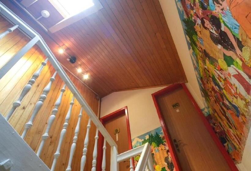 اتاق استاندارد با سرویس بهداشتی مشترک, Swiss Lodge Hotel Bernerhof Wengen