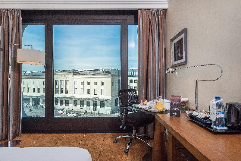 اتاق کلاسیک, Warwick Geneva