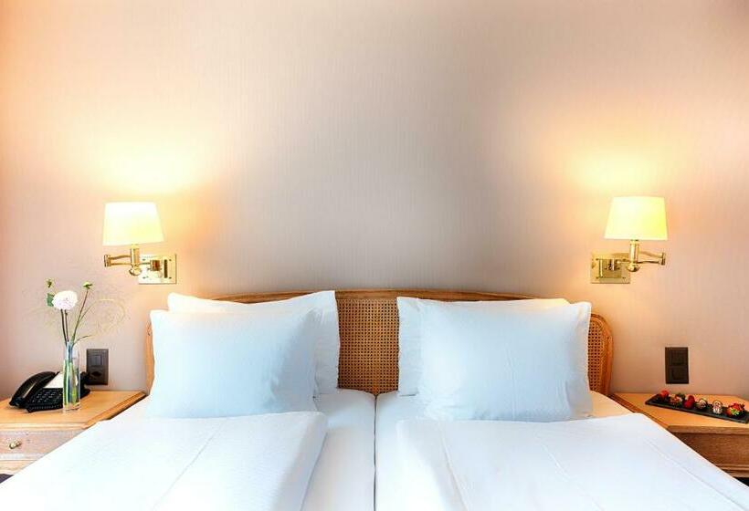 اتاق راحتی, Grand Hotel Beau Rivage Interlaken