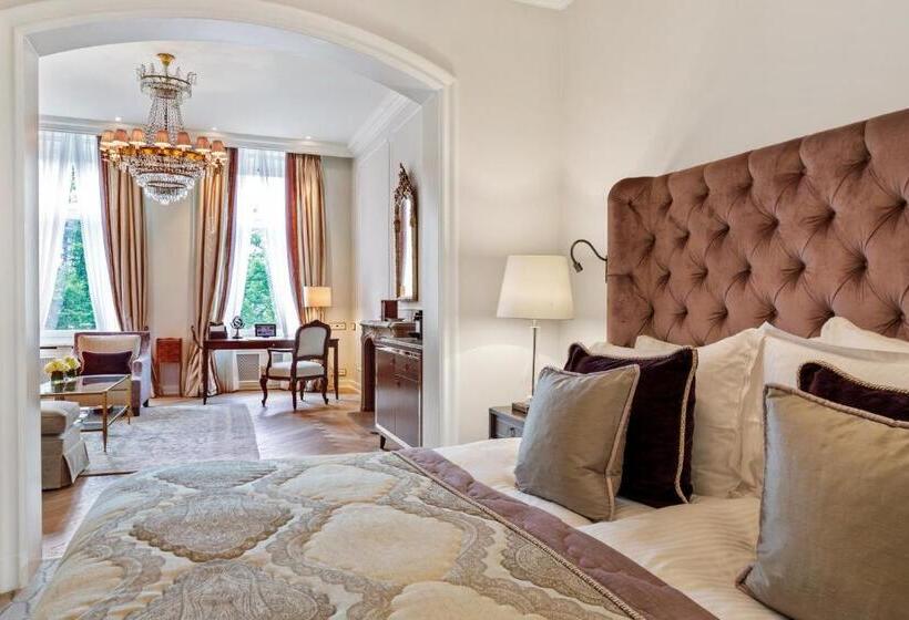 带河湖景观的轻年套房, Fairmont Hotel Vier Jahreszeiten, Hotel Des Jahres 2023 & 2024  Die 101 Besten