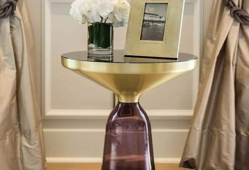Suite with lake view, Fairmont Hotel Vier Jahreszeiten