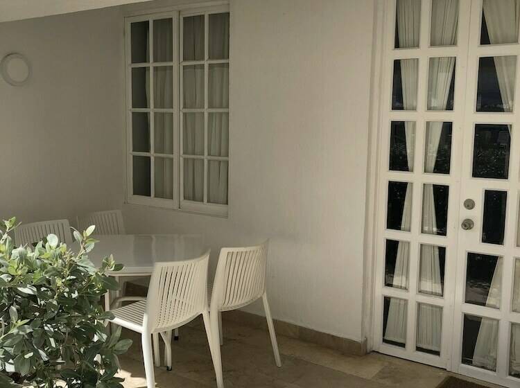 标准平房, Casablanca