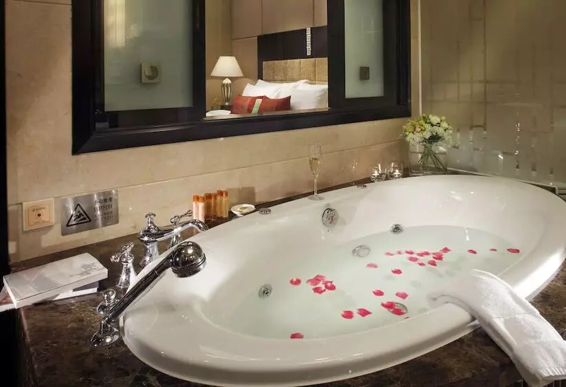 デラックススイート, Dong Fang Hotel Guangzhou