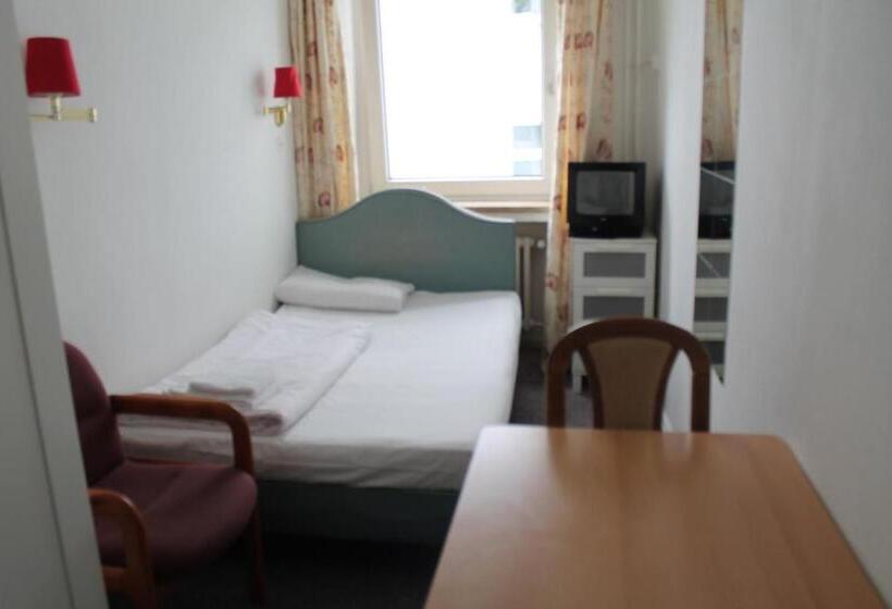 标准单人间, Lilienhof