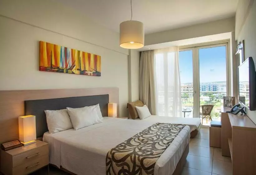 Habitació Estàndard Vista Mar Lateral, Pernera Beach