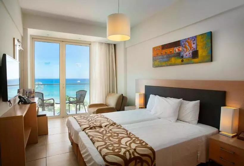 Habitació Estàndard Vista Mar Lateral, Pernera Beach