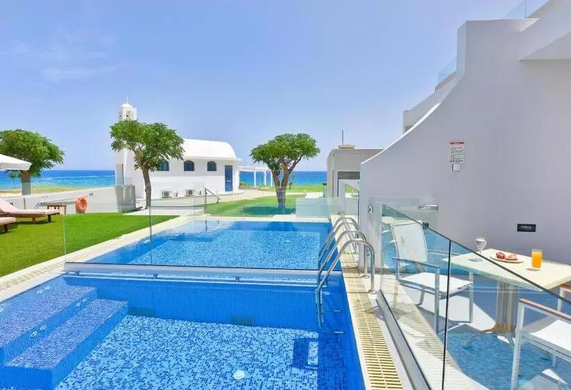Suite Side Havudsigt, Pernera Beach