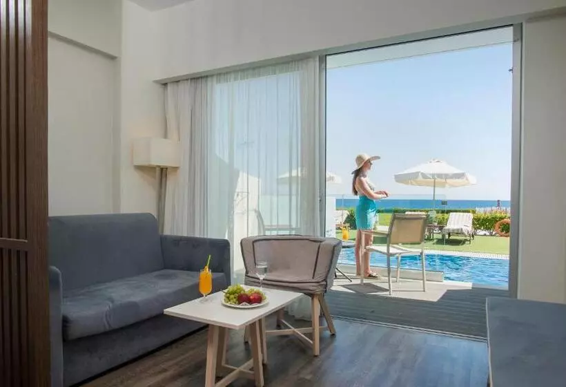 Junior Suite Vista Mar, Pernera Beach