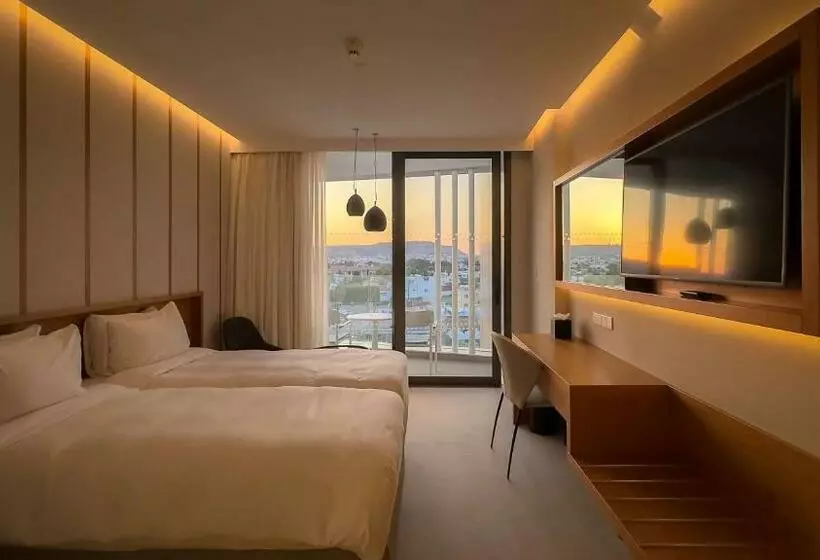 اتاق استاندارد با بالکن, Radisson Beach Resort Larnaca