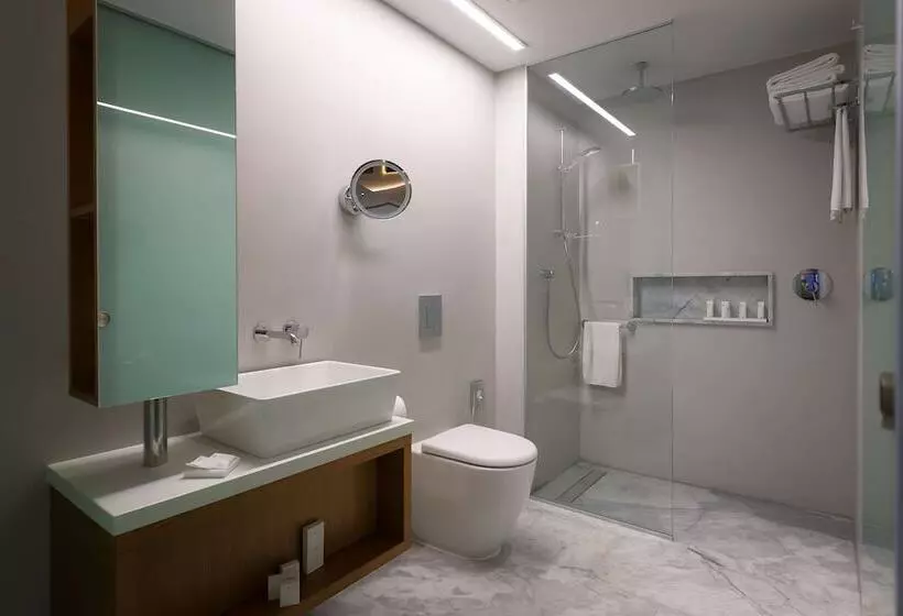 سوییت جونیور با چشم‌انداز دریا, Radisson Beach Resort Larnaca
