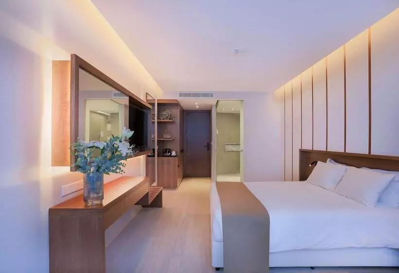 سوییت با چشم‌انداز دریا, Radisson Beach Resort Larnaca