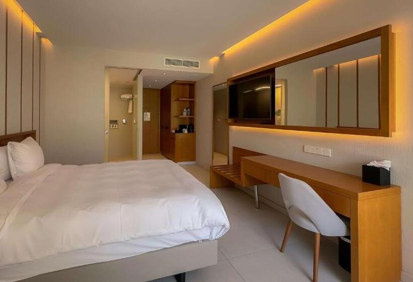 Suite Vista Mare, Radisson Beach Resort Larnaca