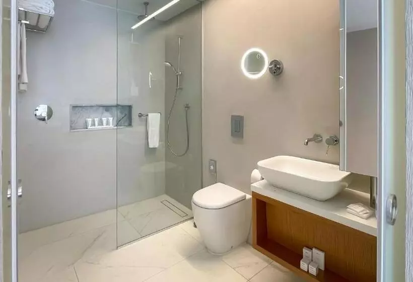سوییت با چشم‌انداز دریا, Radisson Beach Resort Larnaca