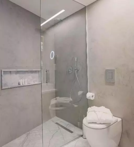 اتاق استاندارد با چشم‌انداز استخر, Radisson Beach Resort Larnaca
