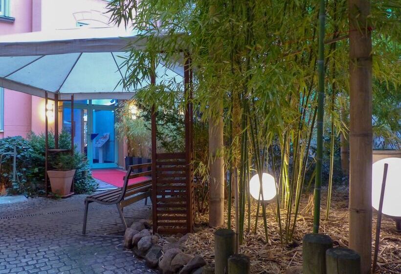 اتاق استاندارد چهار تخته, Sachsenhof