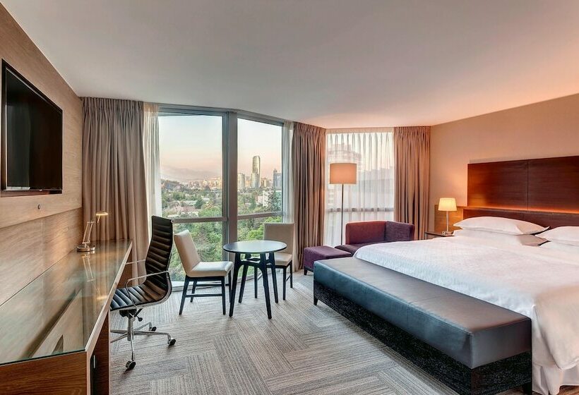 带泳池观景的豪华房, Sheraton Santiago Hotel & Convention Center