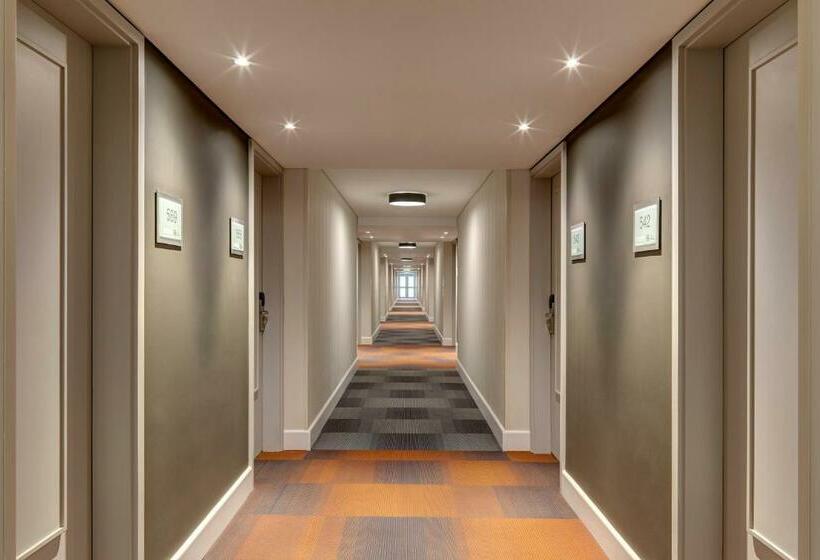 带大床的经典房间, Sheraton Santiago Hotel & Convention Center