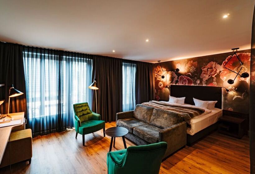 스탠다드 스튜디오, Der Lippische Hof