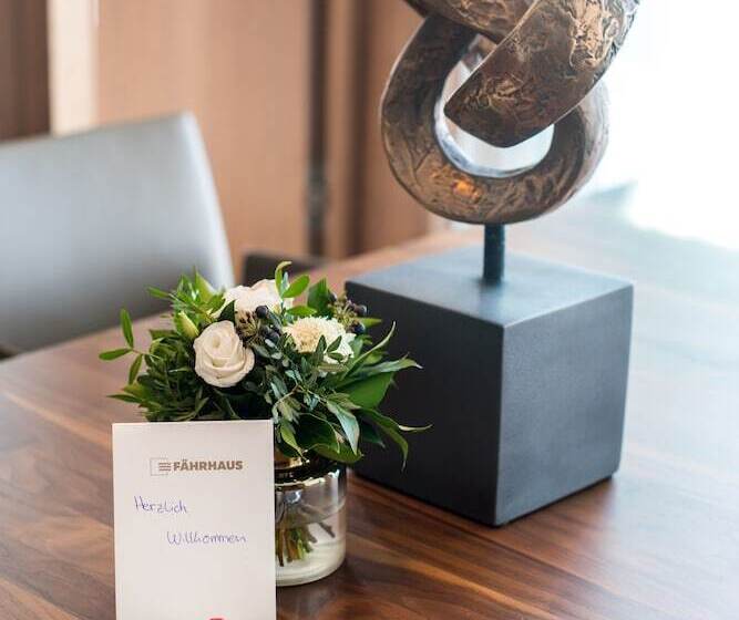 Люкс Вид на Реку, Fahrhaus