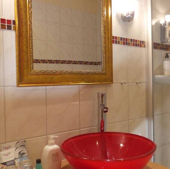 标准间, Historischer Krug