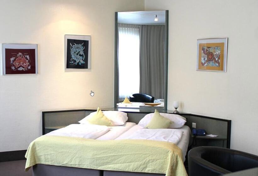 Номер Стандарт Трехместный, Monopol City Centre