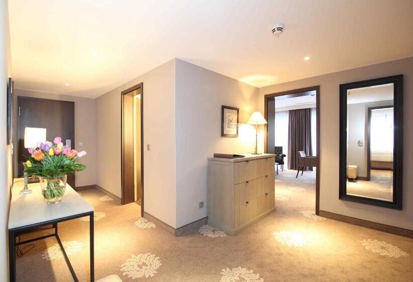 סוויטת ג'וניור נוף לגינה, Parkhotel Wittekindshof