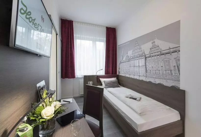 Standard Single Room, Westfalia