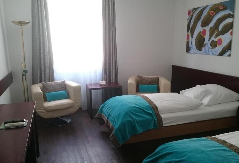 חדר סטנדרט, Central