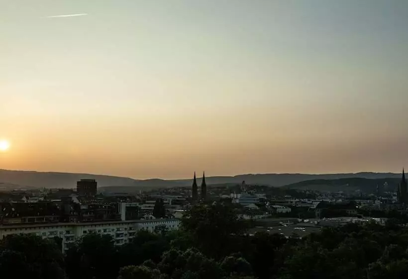 سوییت جونیور, Dorint Pallas Wiesbaden