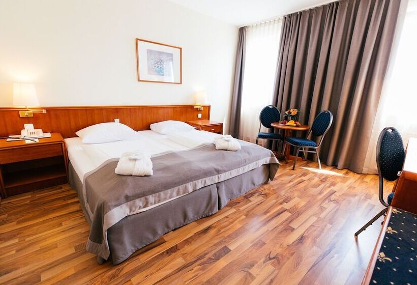 スタンダードルーム, Excelsior