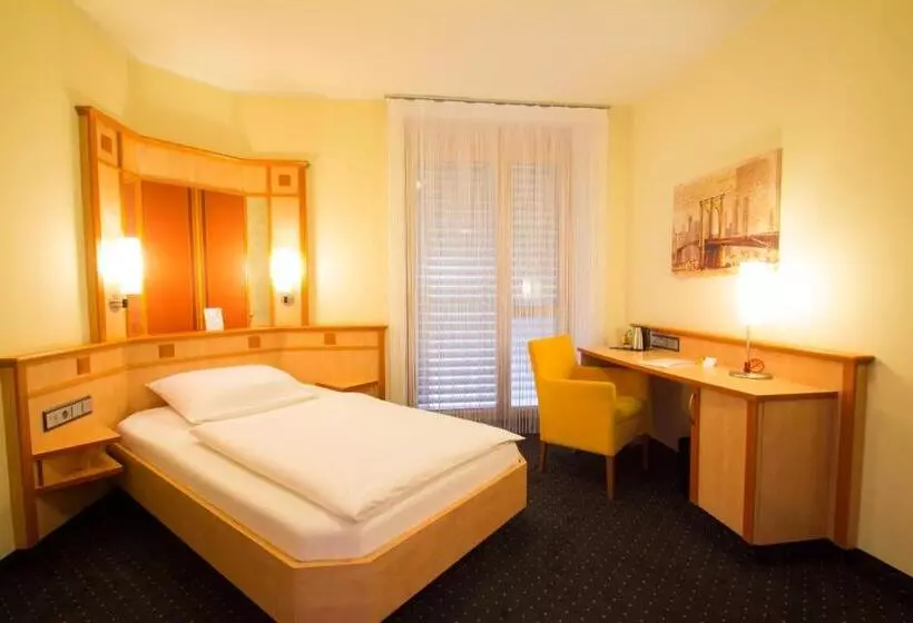Comfort Yhden Hengen Huone, Rio